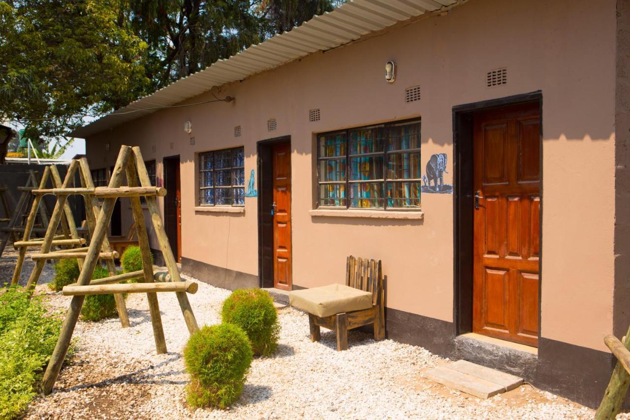 Lusaka Backpackers Hostel Exterior foto