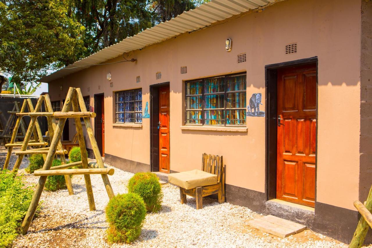 Lusaka Backpackers Hostel Exterior foto