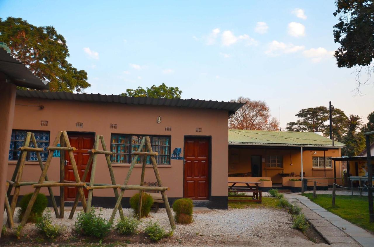 Lusaka Backpackers Hostel Exterior foto
